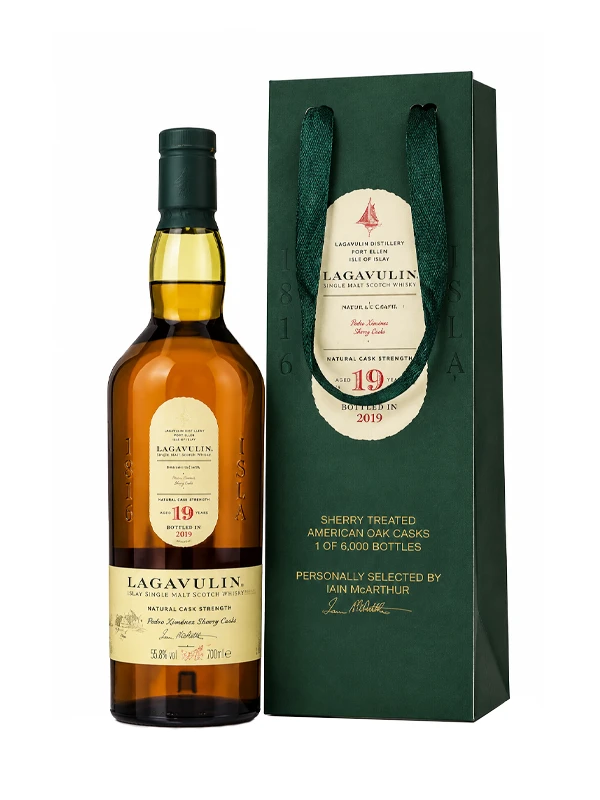Rượu Lagavulin 19 Islay Single Malt Scotch Whisky