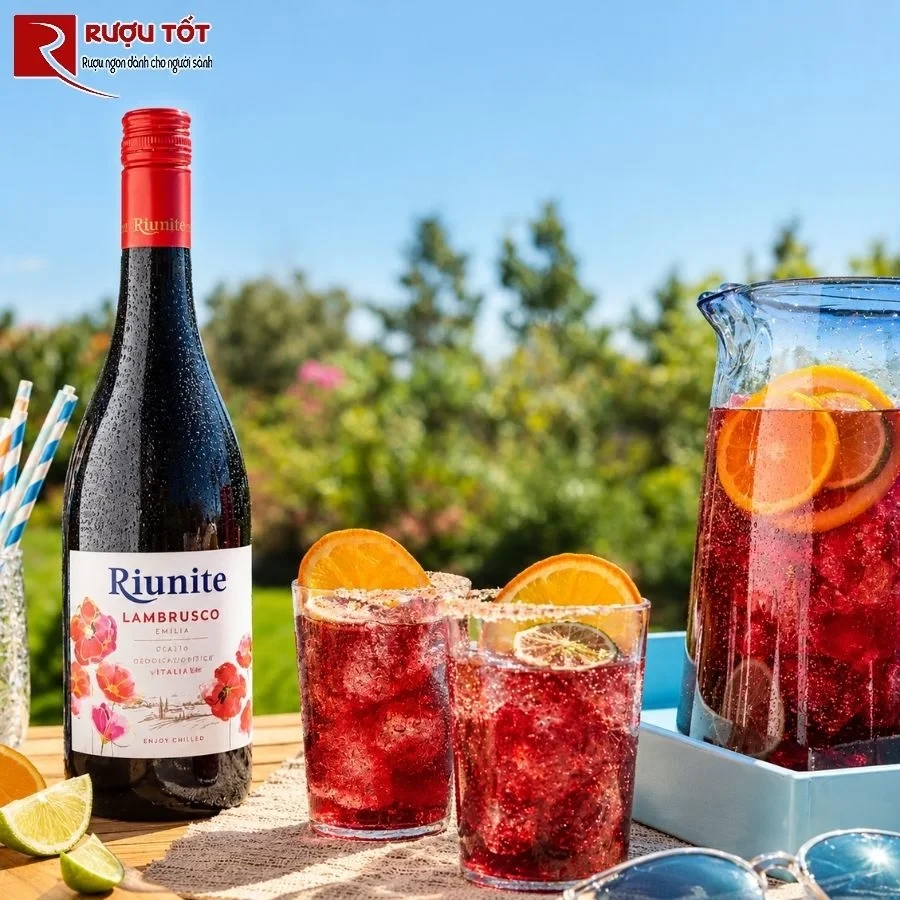 ruou vang riunite lambrusco