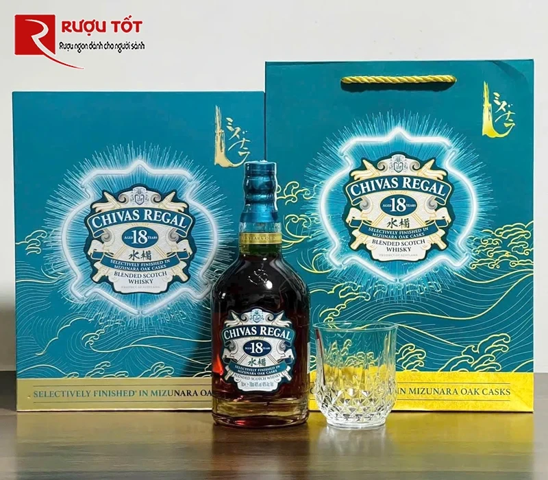 Hộp quà Chivas 18 Mizunara