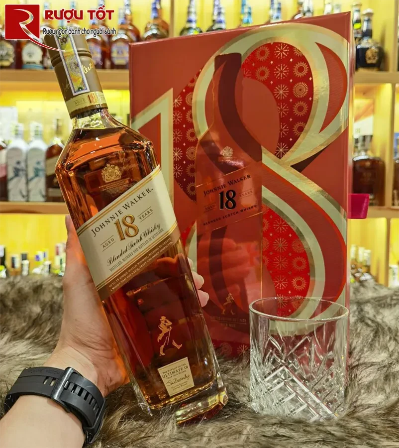 ruou johnnie walker 18 hop qua