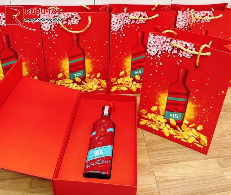 Rượu Johnnie Walker Red Label chai đỏ Hộp Quà