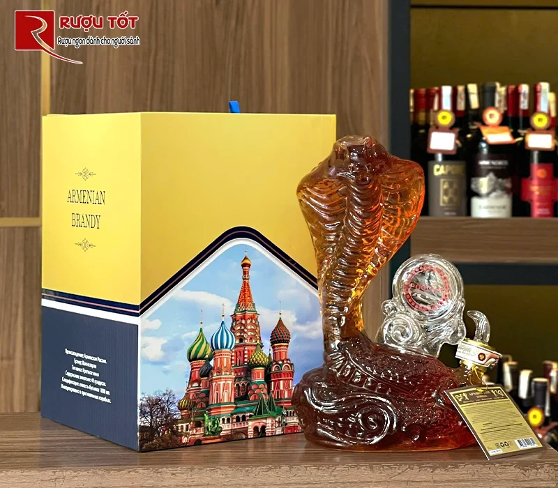 Rượu Linh Vật Rắn Cuộn Armenia