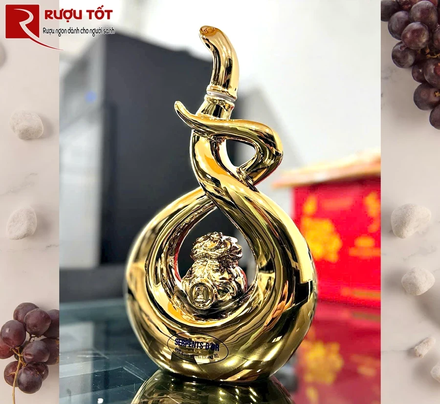 Rượu mạnh Serpents D'Or XO Extra