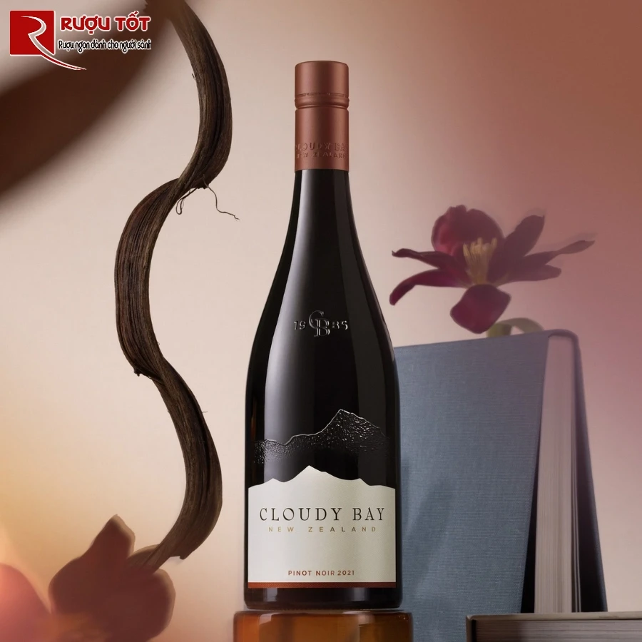 Ruou vang Cloudy Bay Pinot Noir Marlborough