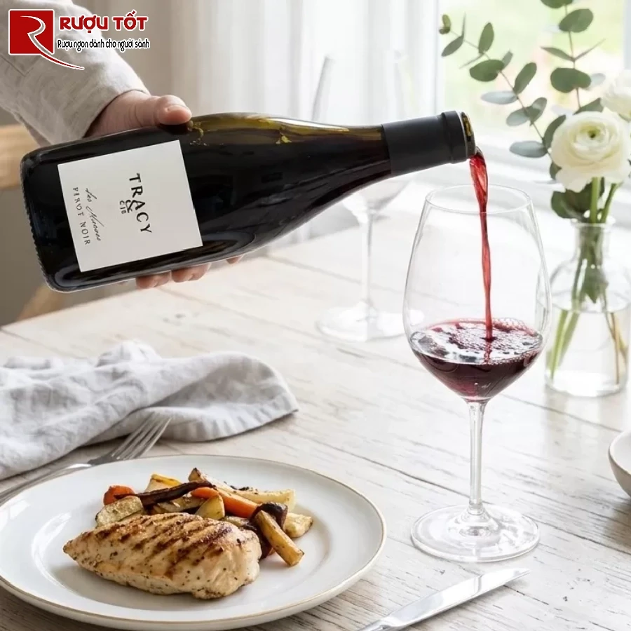 Thuong thuc ruou vang Tracy Cie Pinot Noir