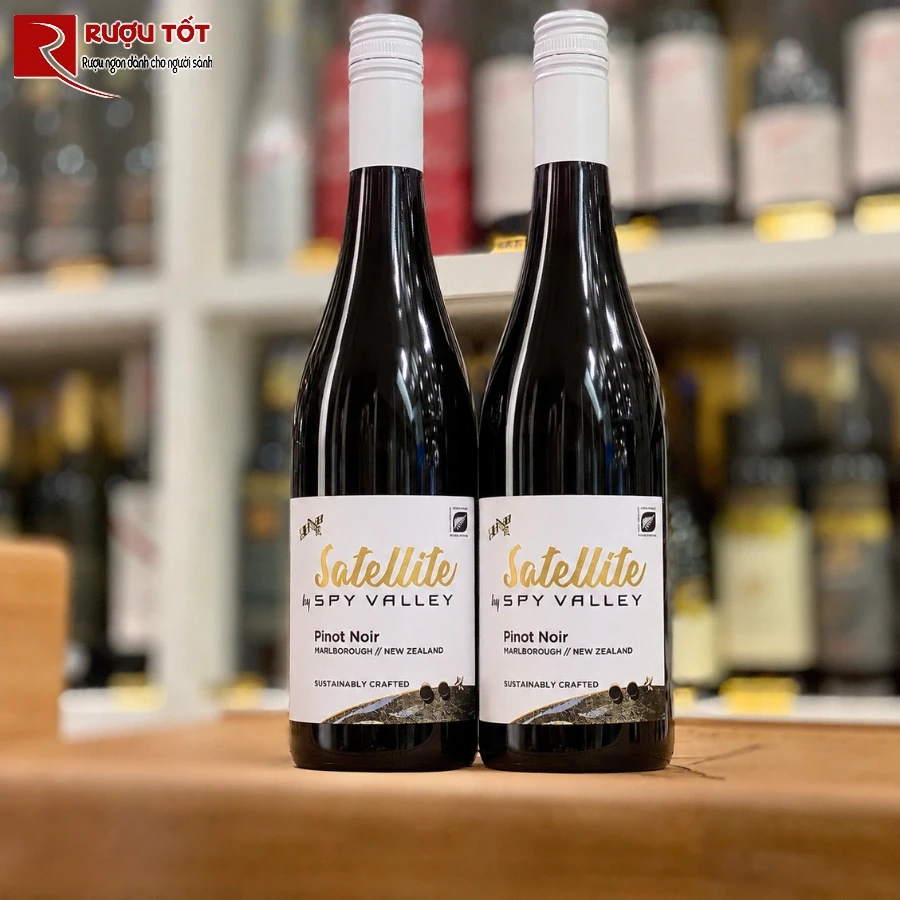 satellite pinot noir 2