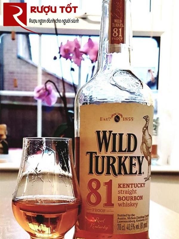 Rượu Bourbon whisky Wild Turkey 81