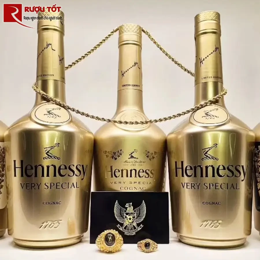 hennessy very special gold bottle