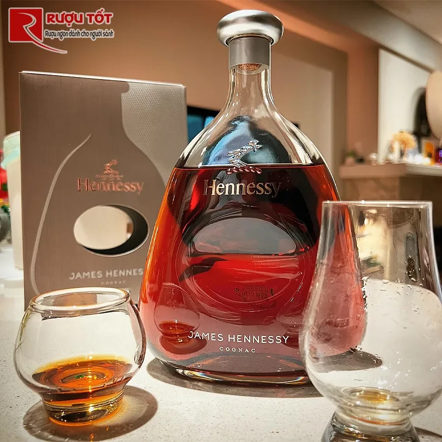 ruou hennessy james chinh hang