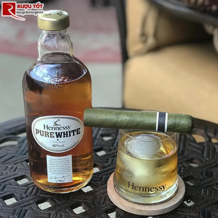 Ruou Hennessy Pure White 700ml