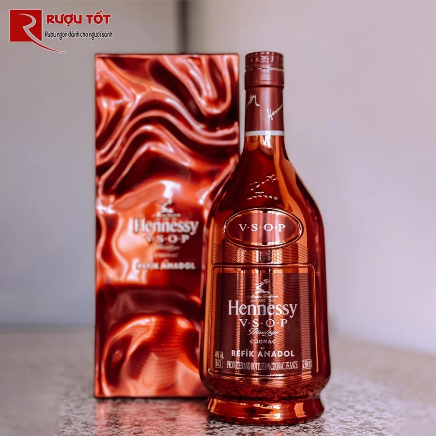 Ruou Hennessy Refik Anadol Cognac