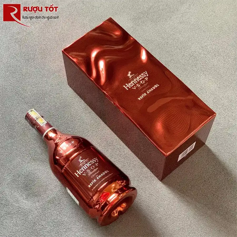 Ruou Hennessy Refik Anadol