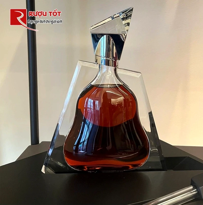 Rượu mạnh Hennessy Richard