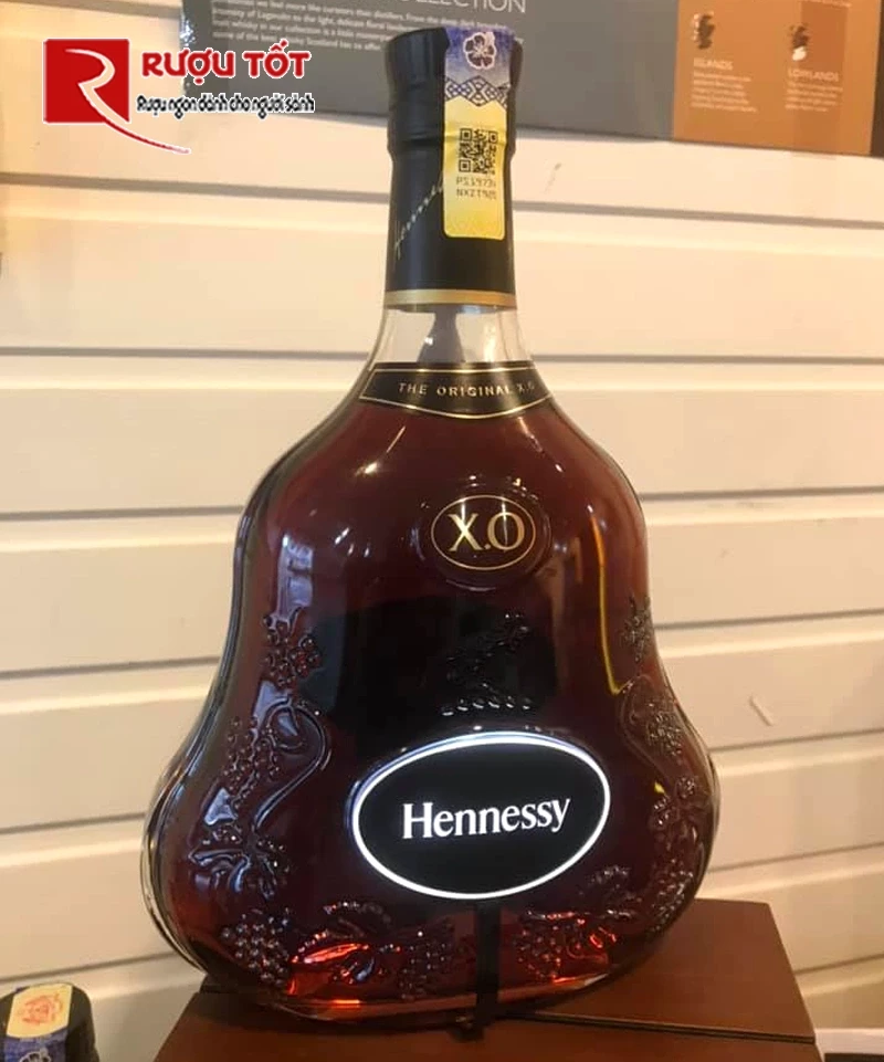 Rượu mạnh Hennessy XO Luminous