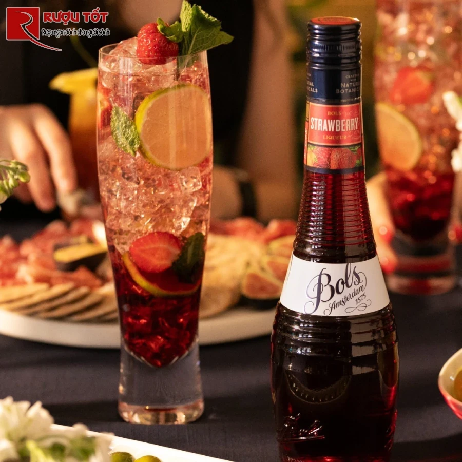 ruou bols strawberry