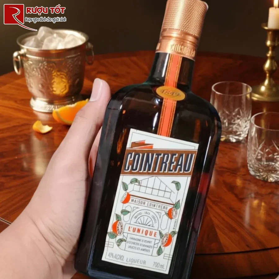 ruou cointreau bird spout