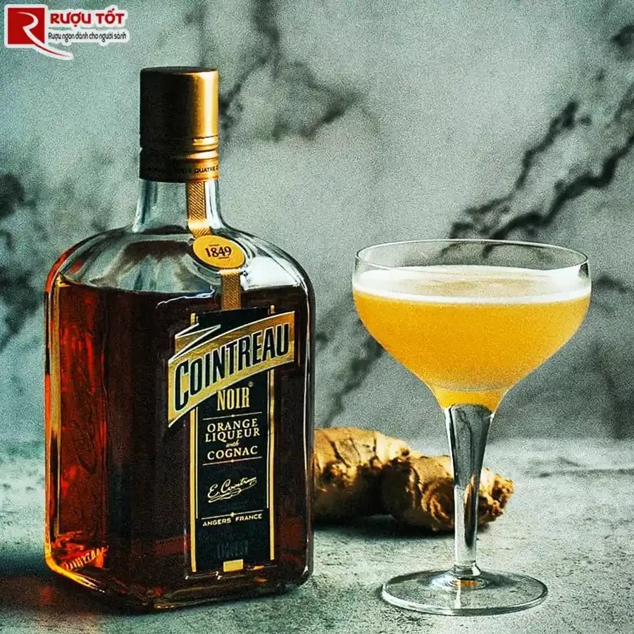 Rượu Cointreau Noir