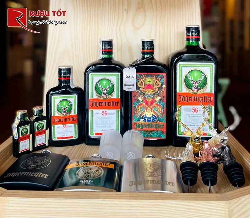 Rượu mùi Jagermeister thảo mộc