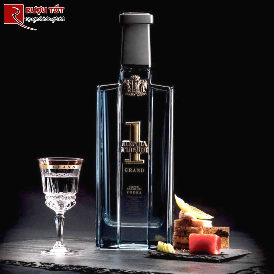 ruou first guild grand vodka 700ml 40% chat luong cao
