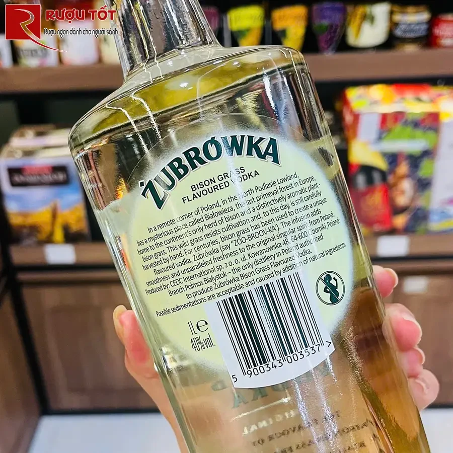 ruou vodka cỏ Zubrowka