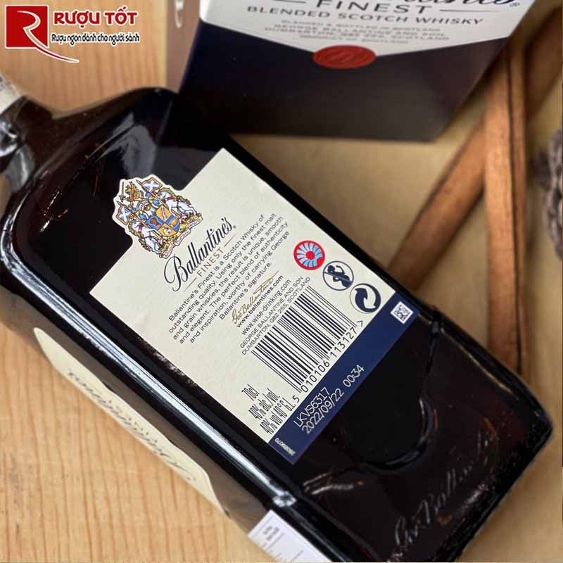 Ballantines Finest cao cấp