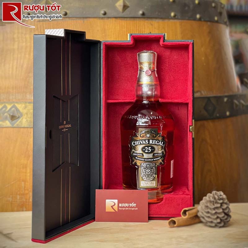 Chivas 25 năm Regal nhập khẩu chính hãng