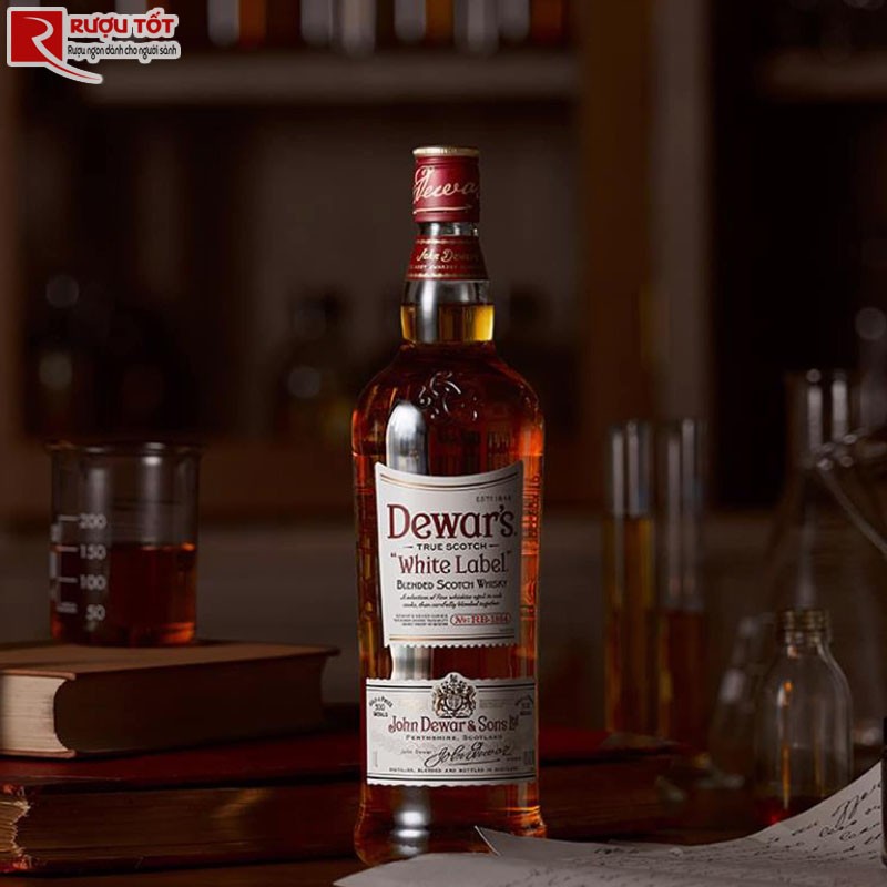 Dewar's White Label Scotch Whisky 700ml