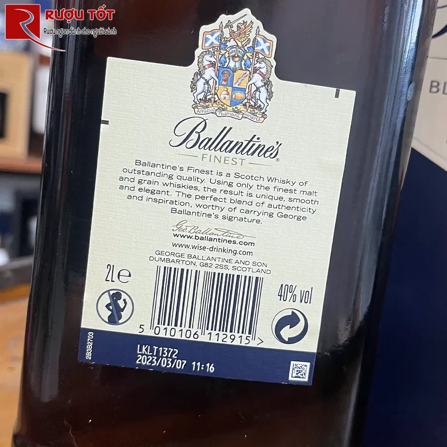 gia ruou ballantines finest 2l