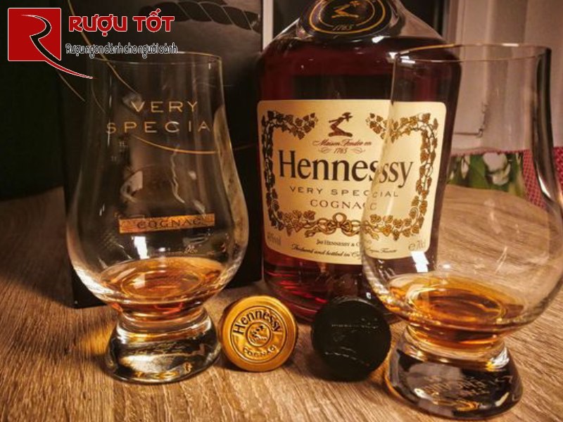 Hennessy VS nhập khẩu chính hãng