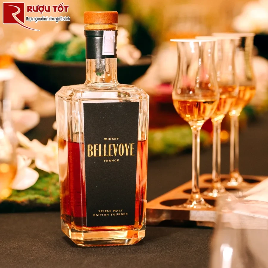 Rượu Bellevoye Black Grand Whisky