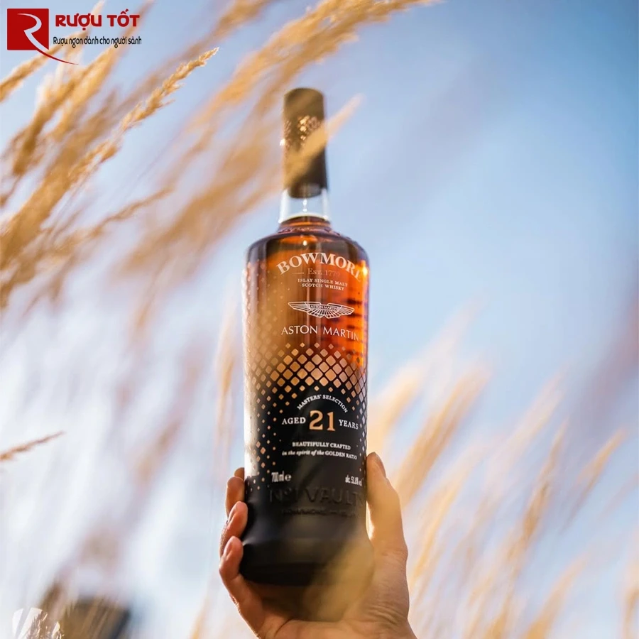 Ruou bowmore aston martin 21