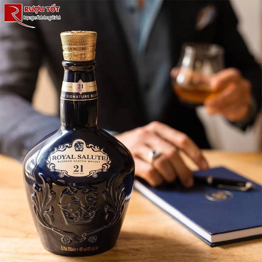 Ruou Chivas 21 Royal Salute