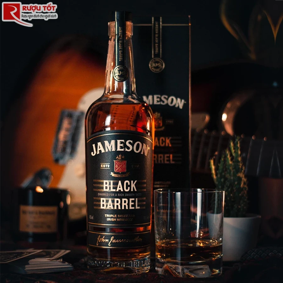 Ruou Jameson Black Barrel 700ml