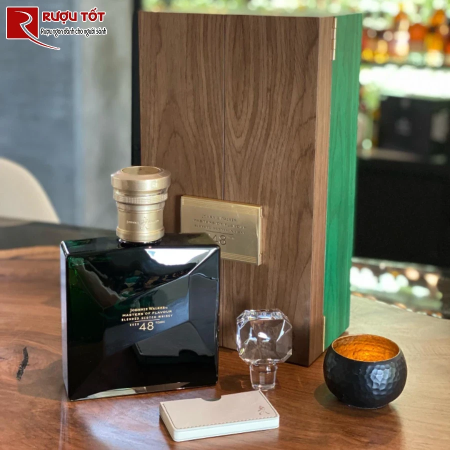 ruou johnnie walker masters of flavour 48 41,8% 700ml dang cap