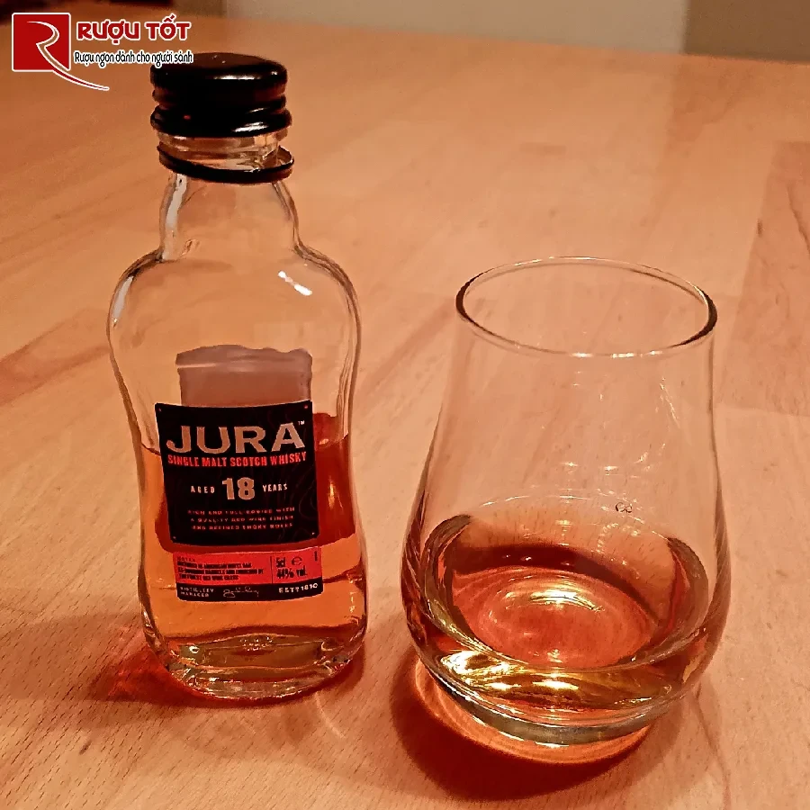 ruou jura 18
