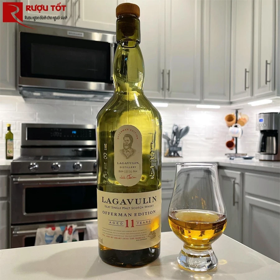 Ruou Lagavulin 11 Offerman