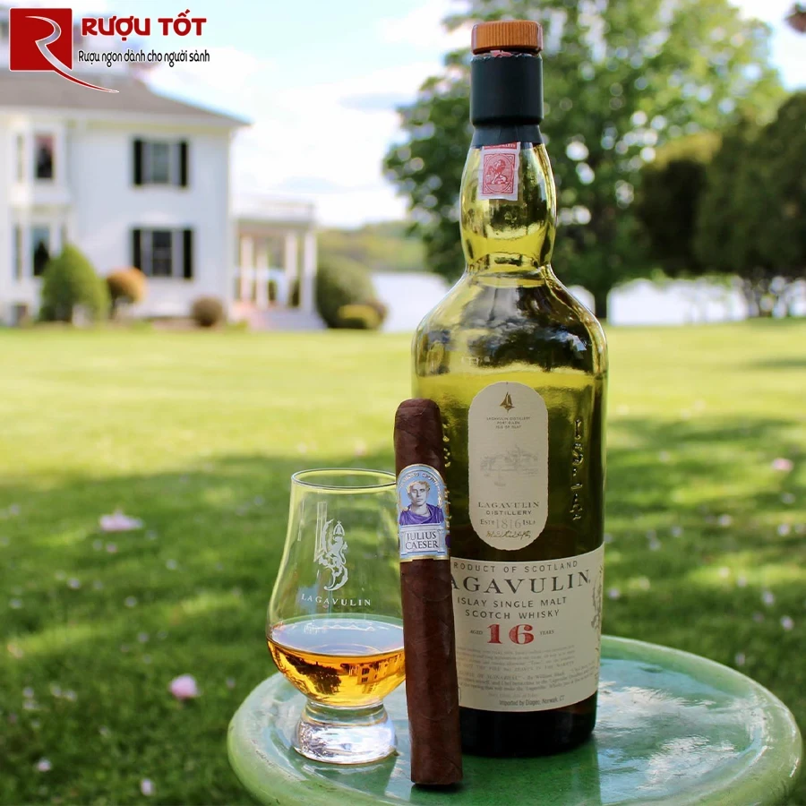 ruou lagavulin 16 uk