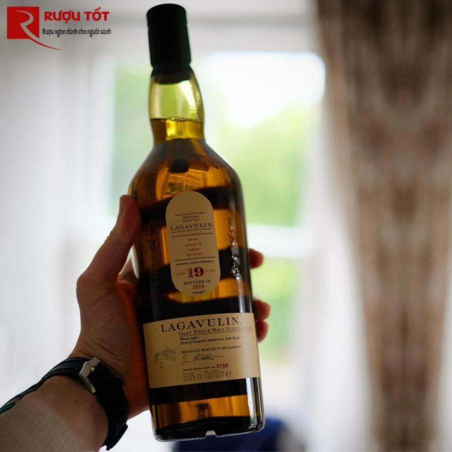 Ruou Lagavulin 19 Years Old