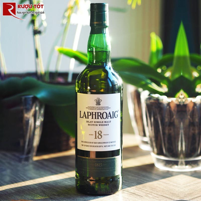 Rượu Laphroaig 18 Chính Hãng