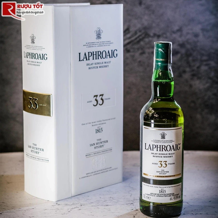 Rượu Laphroaig 33 Ian Hunter Book 3 700ml
