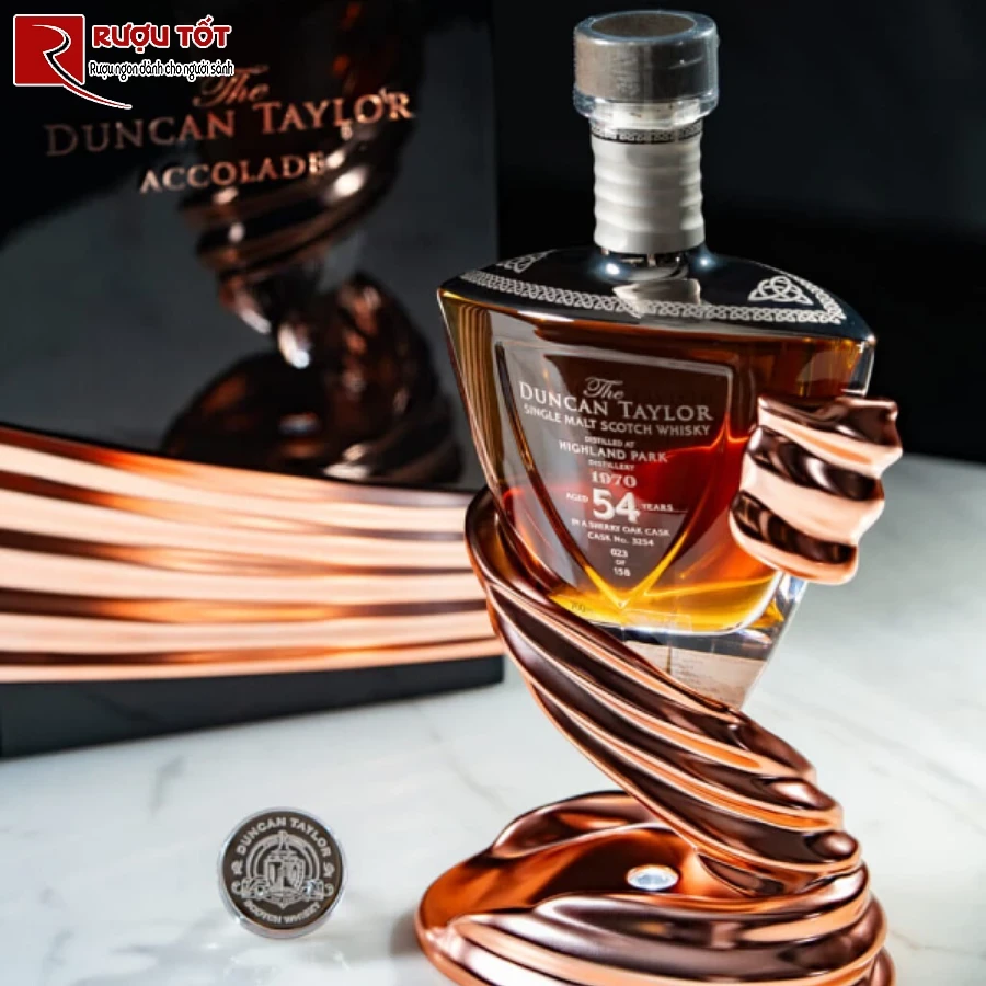 ruou macallan 1990 ducan taylor the accolade thuong hang