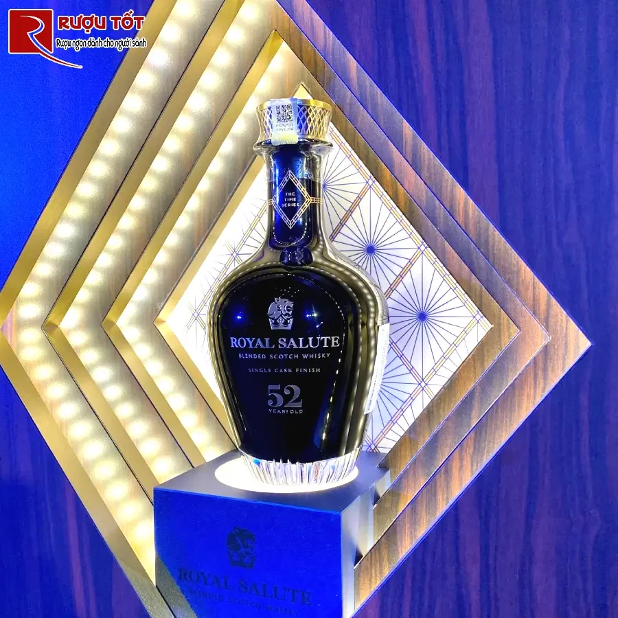 ruou royal salute 52 year 44,8% 700ml