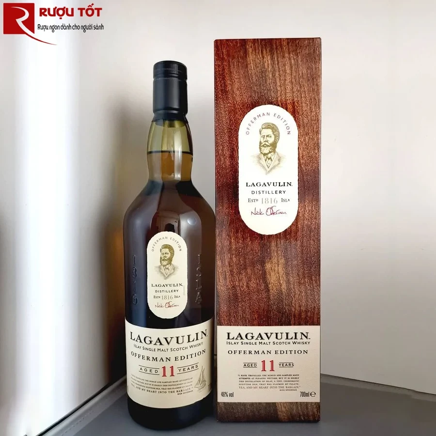 Ruou Whisky Lagavulin 11 Offerman Edition