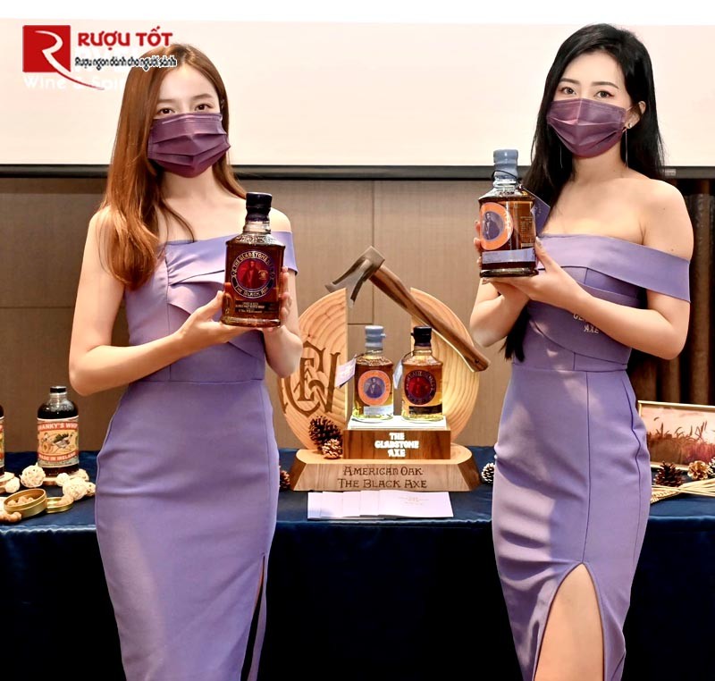 Rượu Whisky The Black Axe