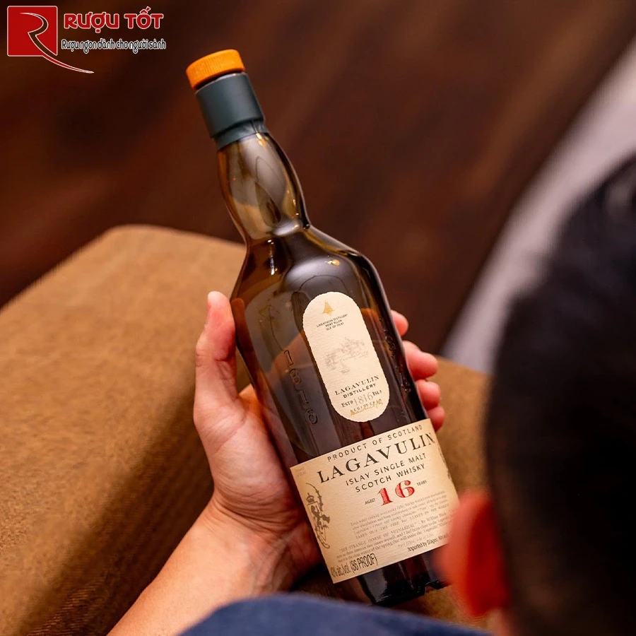 whisky lagavulin 16 uk