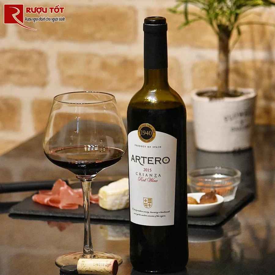 Vang Bodegas Artero Crianza