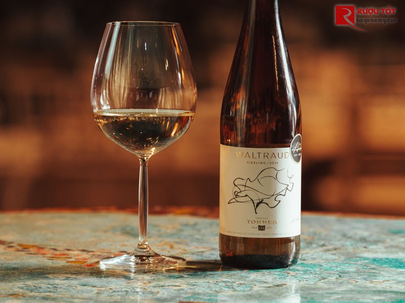 vang trắng waltraud torres