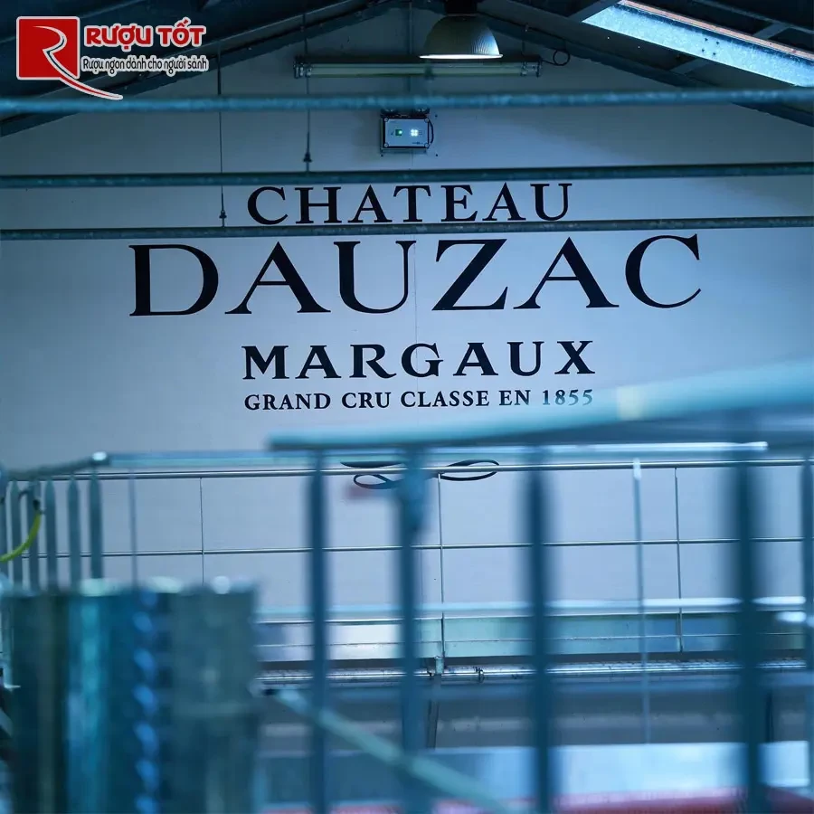 nha may ruou chateau dauzac