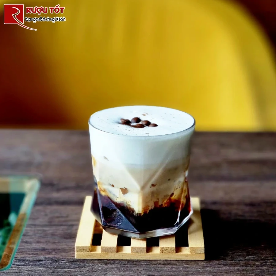 cach phuc vu ruou mui cocktail b52