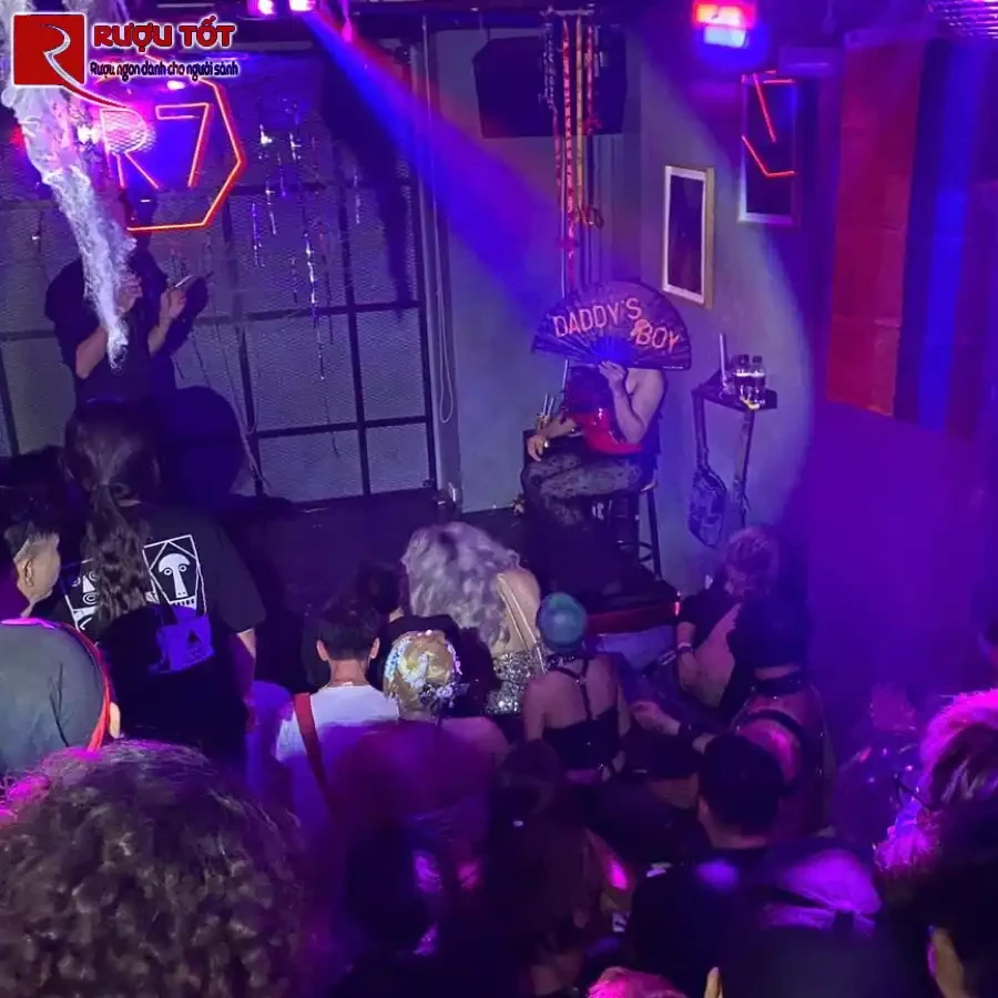 gay bar ha noi r7
